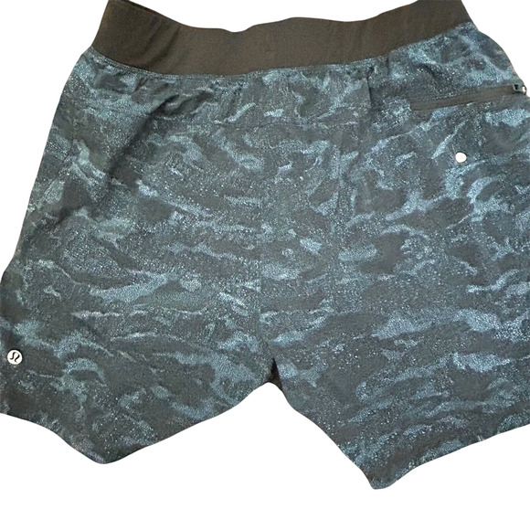 Lululemon T.h.e. Short Mens M Linerless Dark Blue Camouflage Shorts Drawstring - Picture 2 of 13